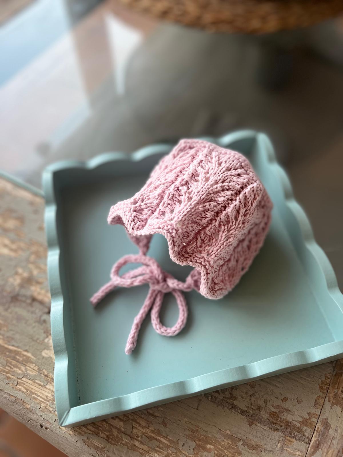 Elizabethan bonnet