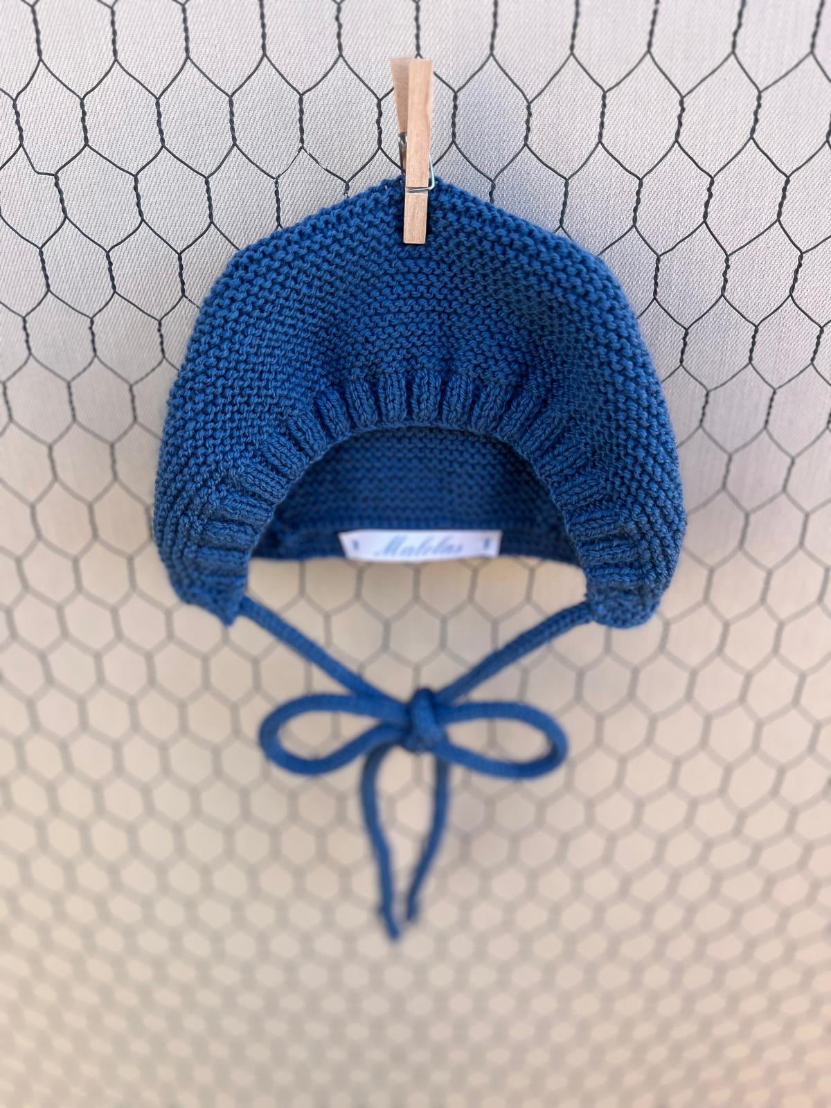 Elastic hood